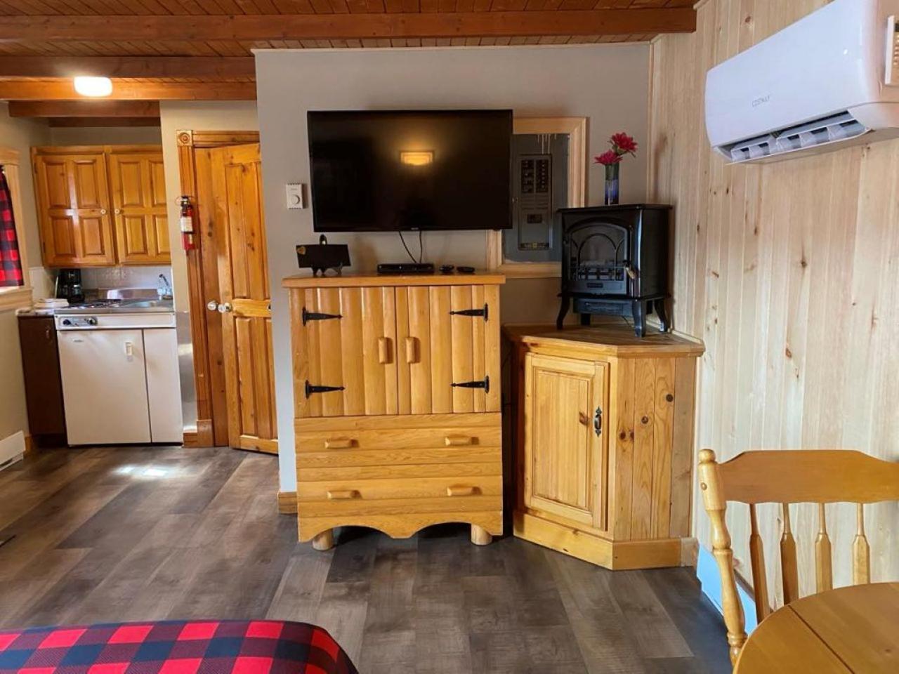 Auberge Micky Inc Edmundston Exteriör bild