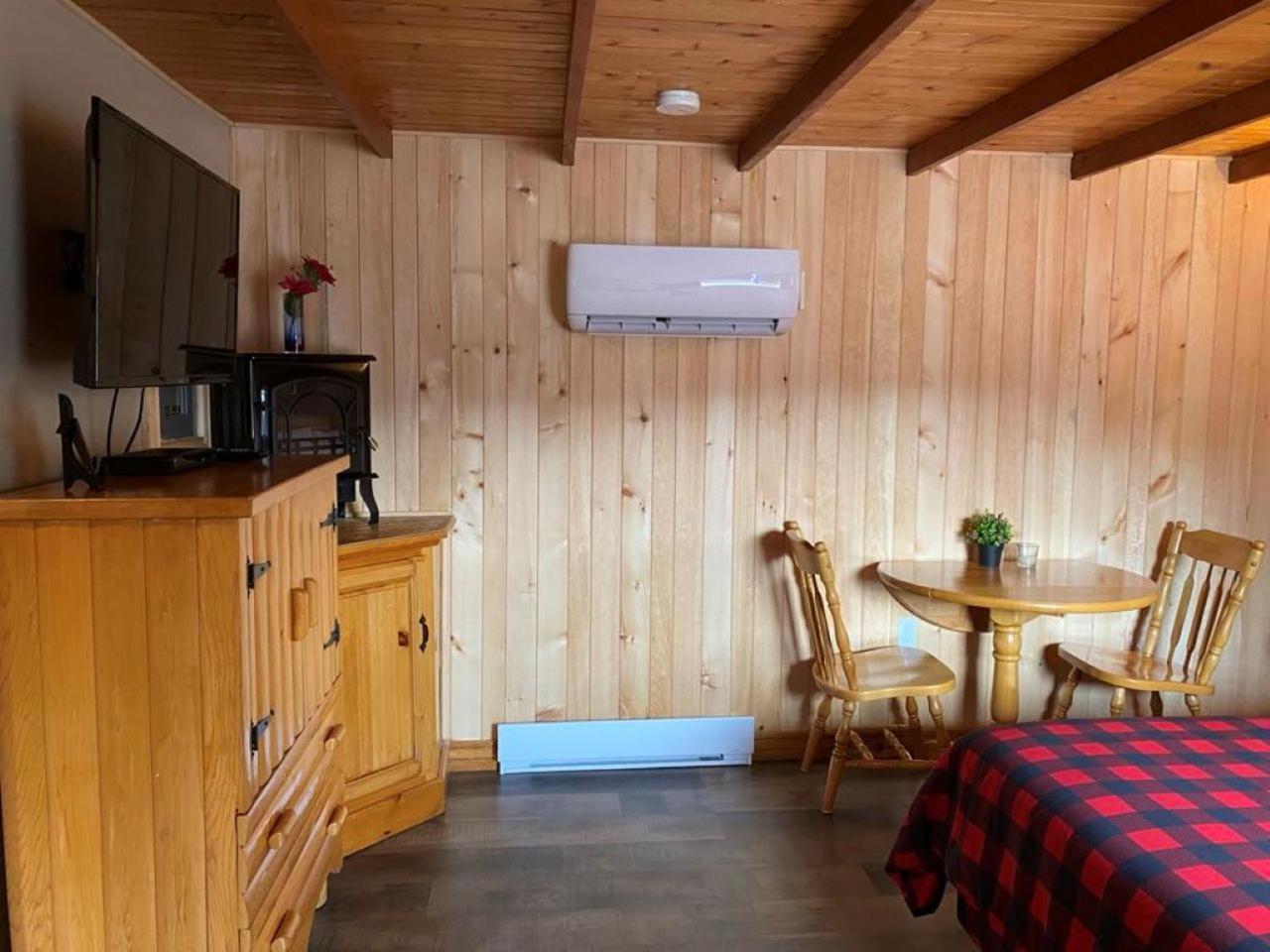 Auberge Micky Inc Edmundston Exteriör bild