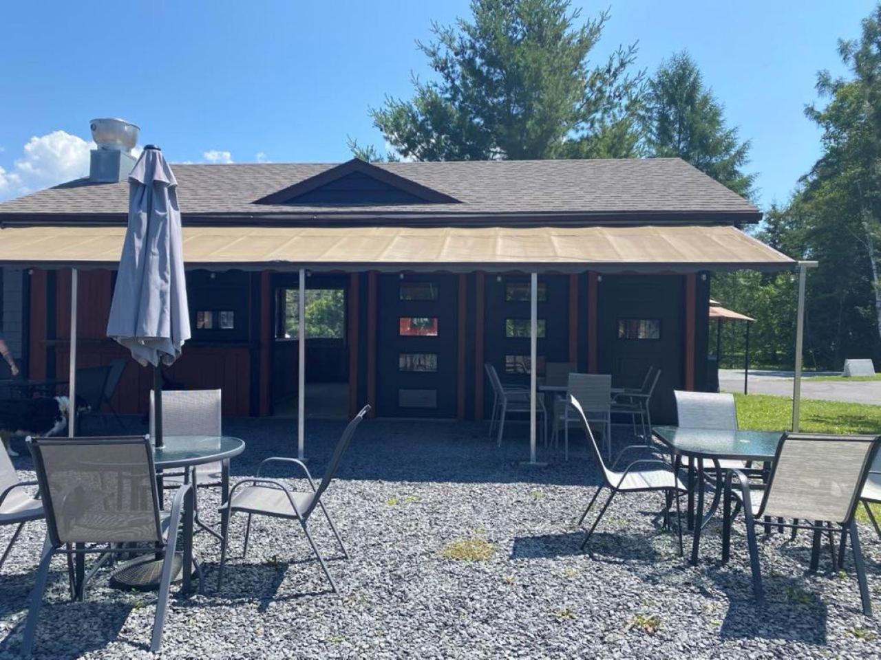 Auberge Micky Inc Edmundston Exteriör bild