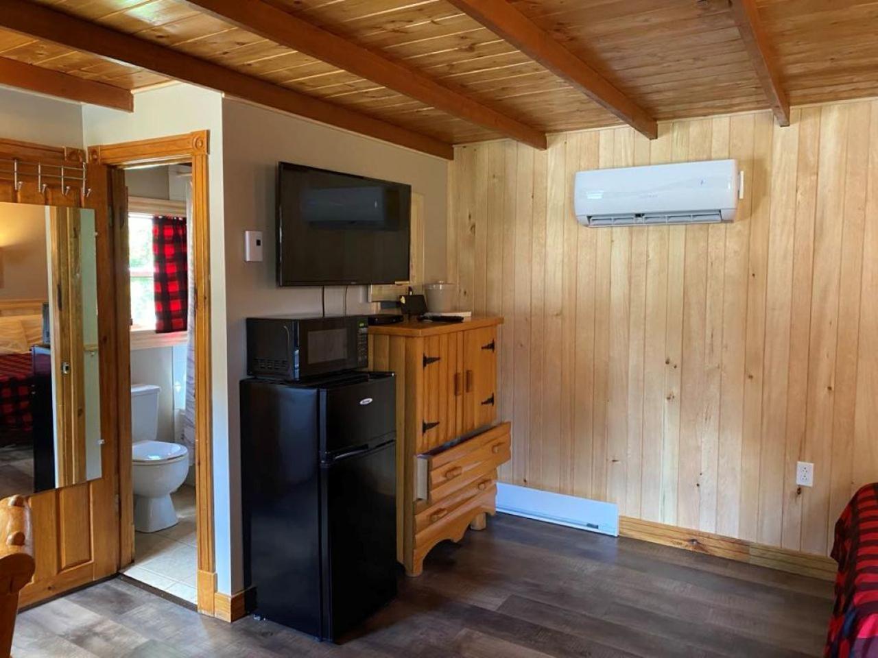 Auberge Micky Inc Edmundston Exteriör bild