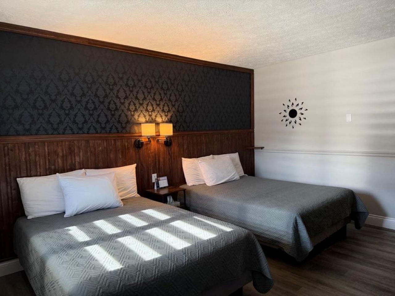 Auberge Micky Inc Edmundston Exteriör bild