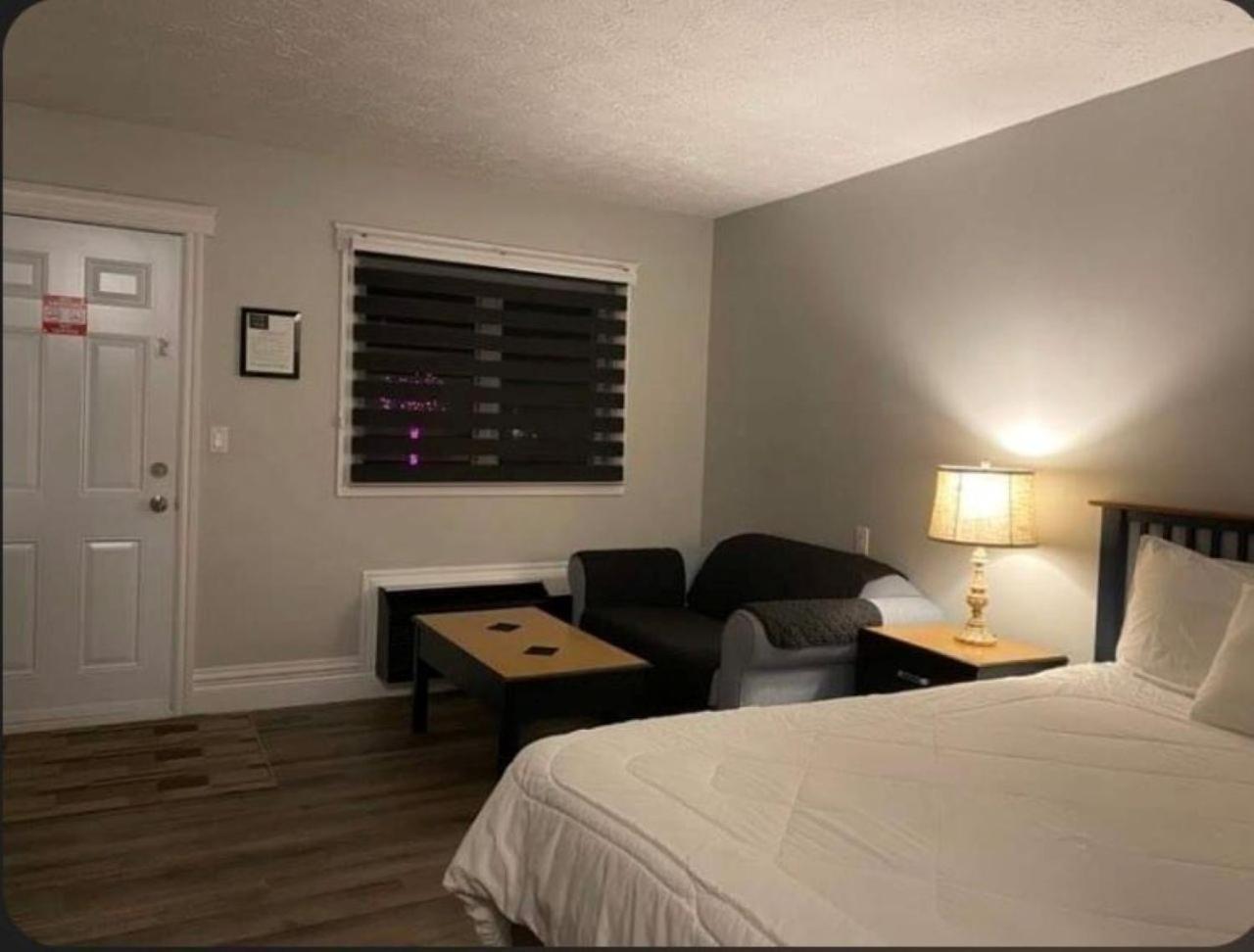 Auberge Micky Inc Edmundston Exteriör bild