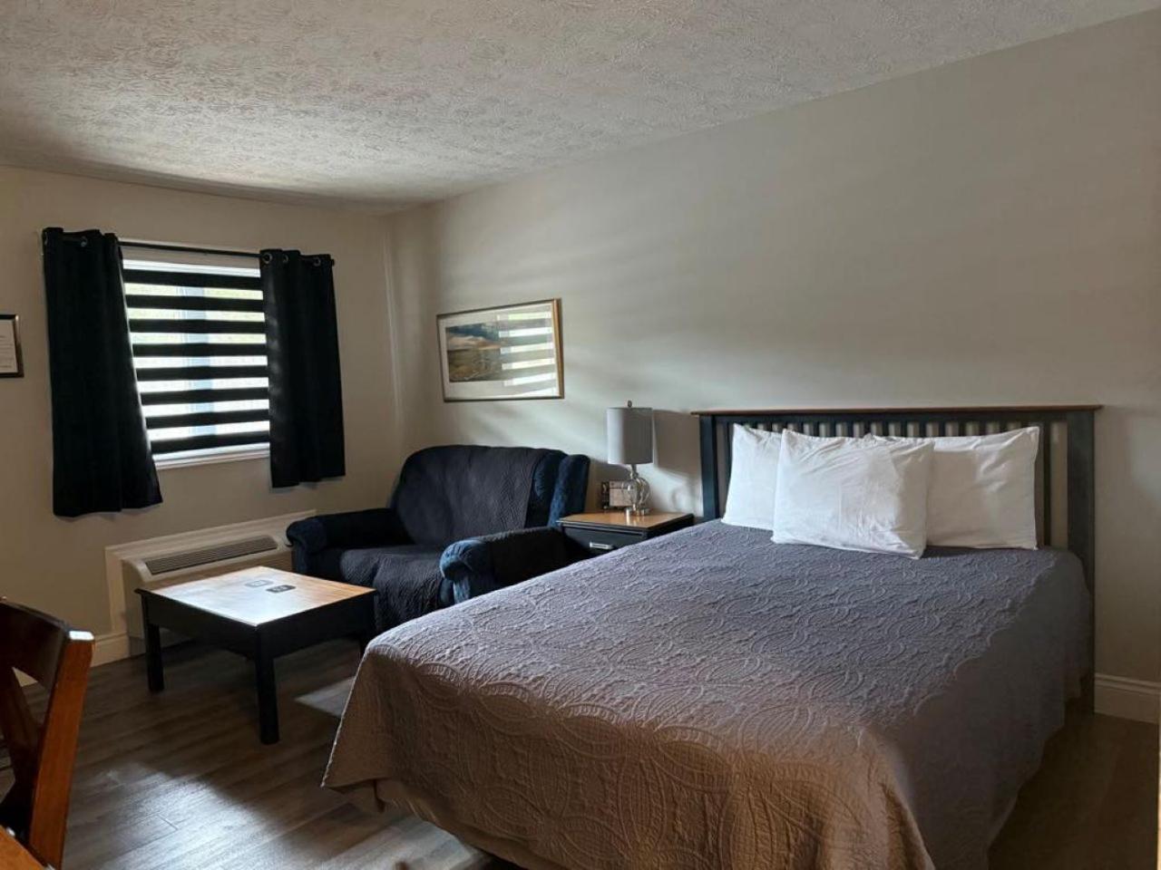 Auberge Micky Inc Edmundston Exteriör bild